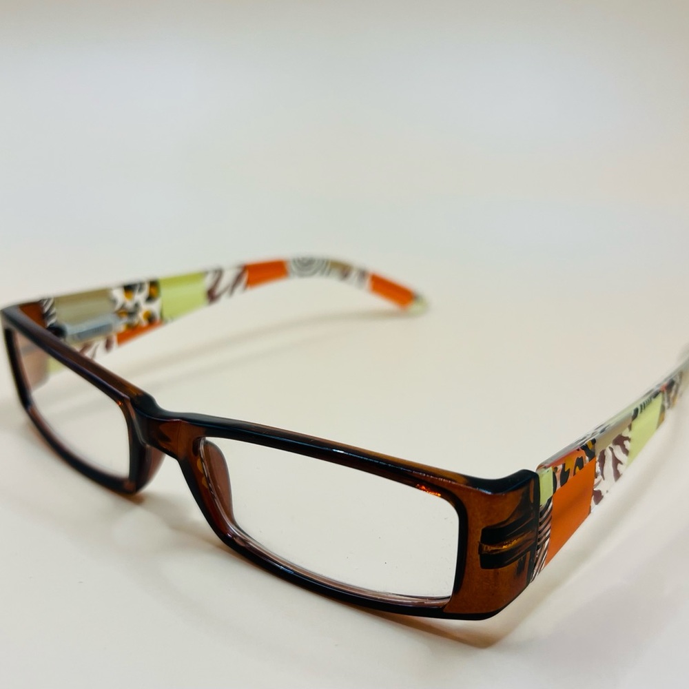 Geometric narrow readers w/ spring hinges, stylish arms & thin Aspheric Lenses